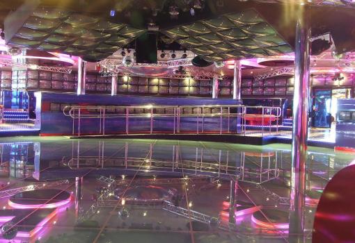 La pista de baile de la discoteca